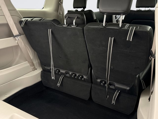 Used 2024 Chrysler Pacifica Touring-L image 20