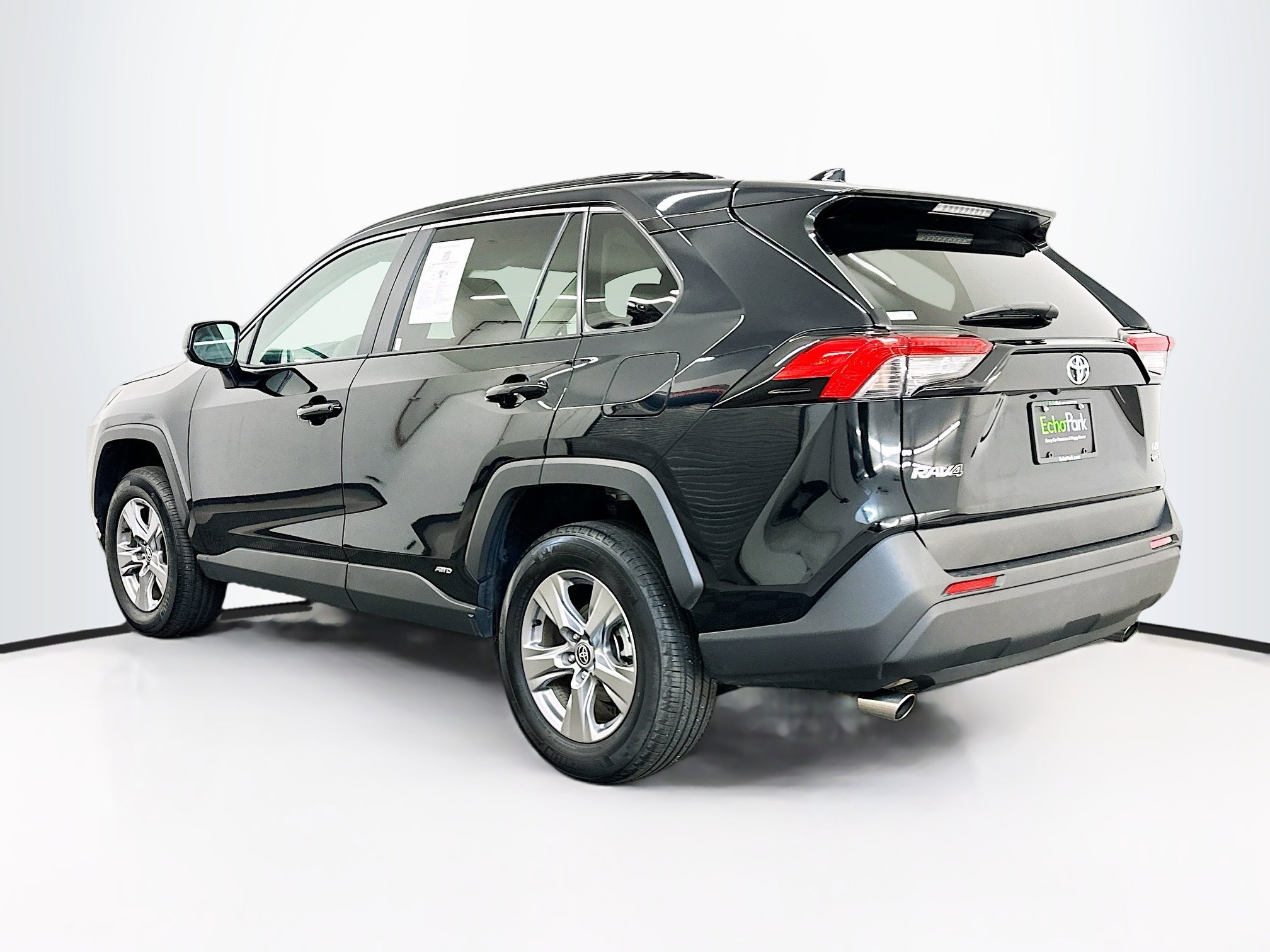 Used 2025 Toyota RAV4 LE image 5