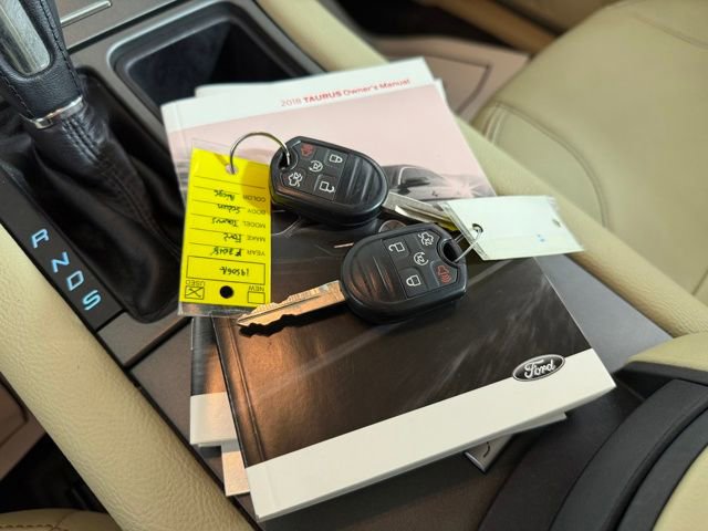 Used 2018 Ford Taurus SEL image 23