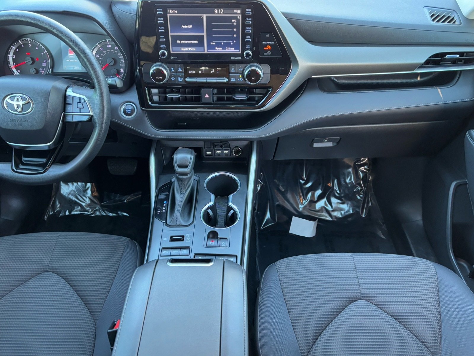 Certified 2021 Toyota Highlander L image 16