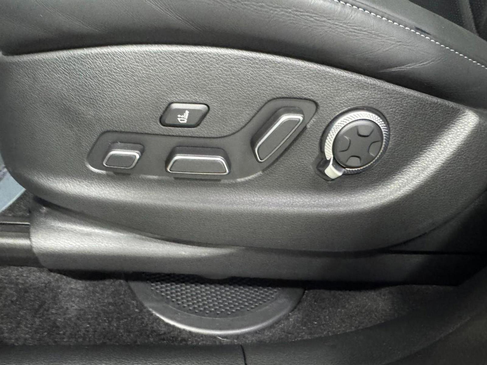 Used 2025 Genesis GV80 3.5T Prestige image 29