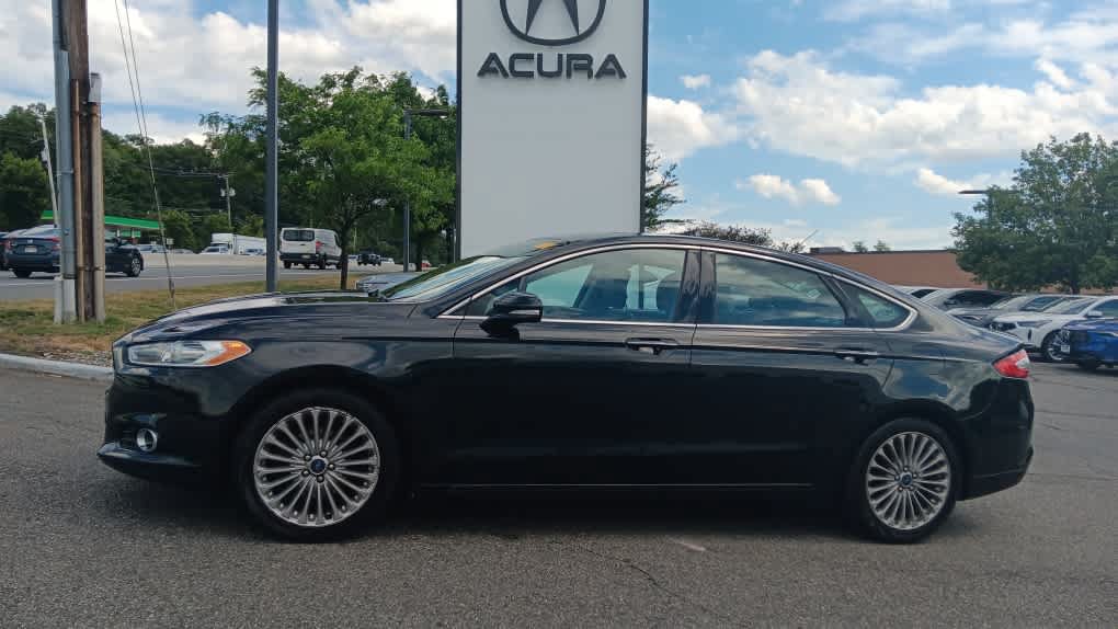 Used 2014 Ford Fusion Titanium FWD image 2
