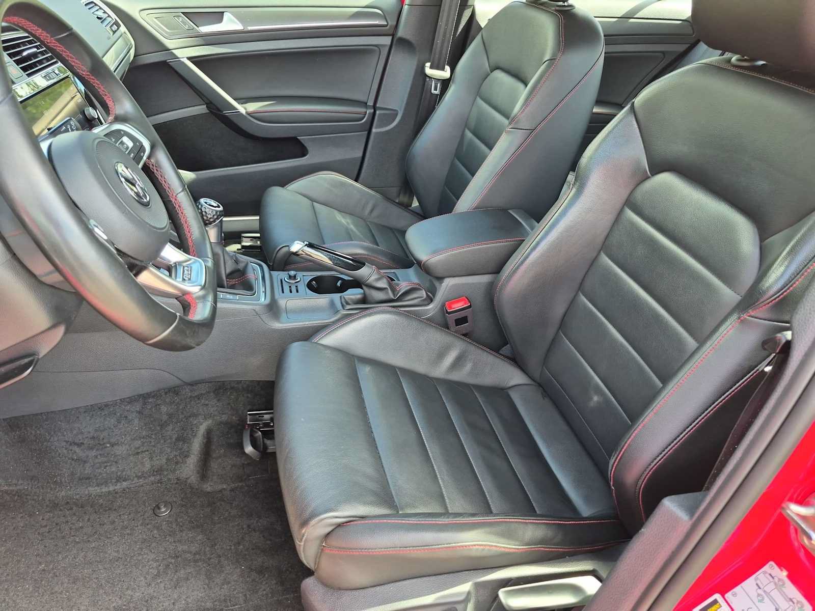 Used 2019 Volkswagen GTI SE FWD image 16