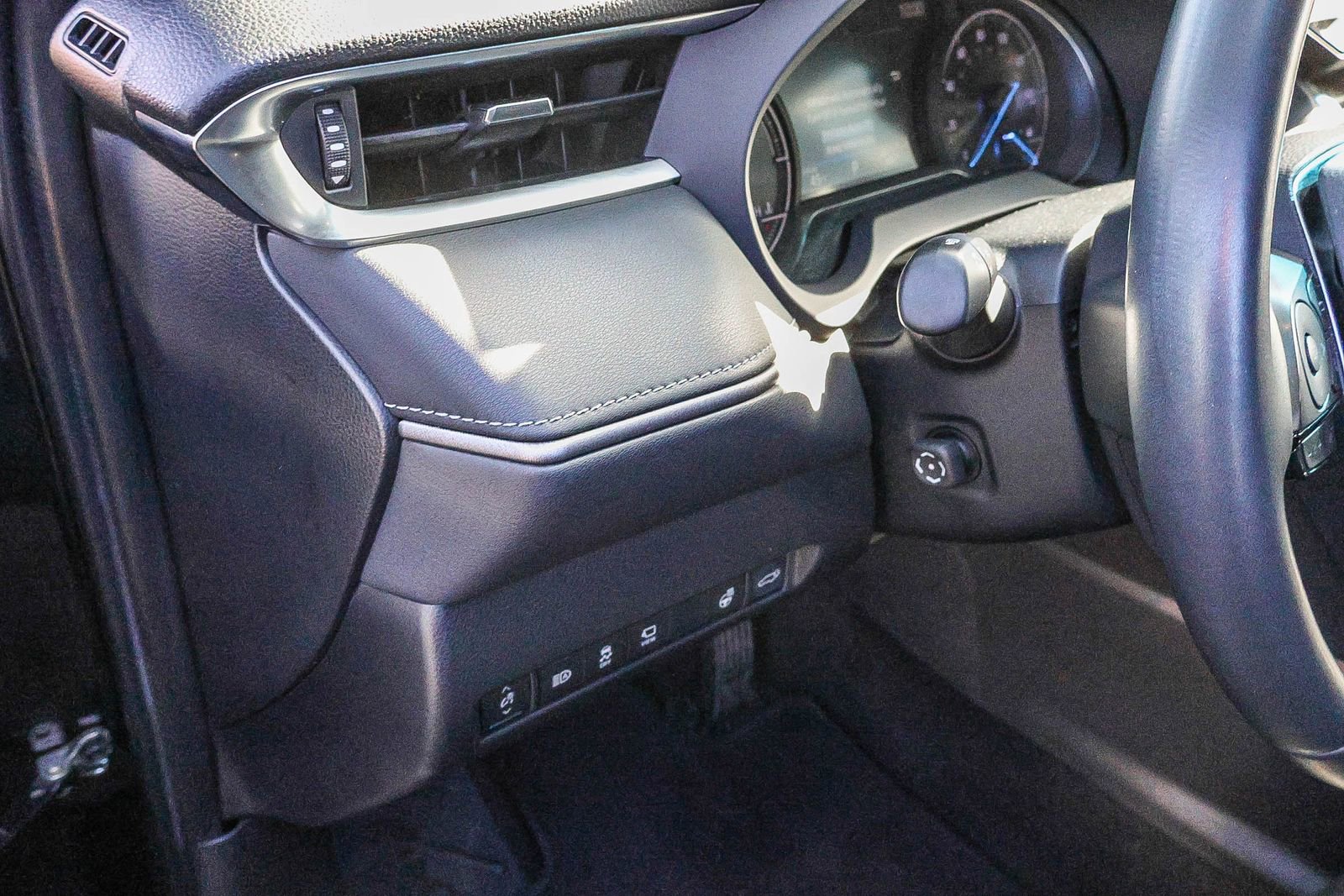 Used 2021 Toyota Venza Limited w/ Advanced Technology Package image 31