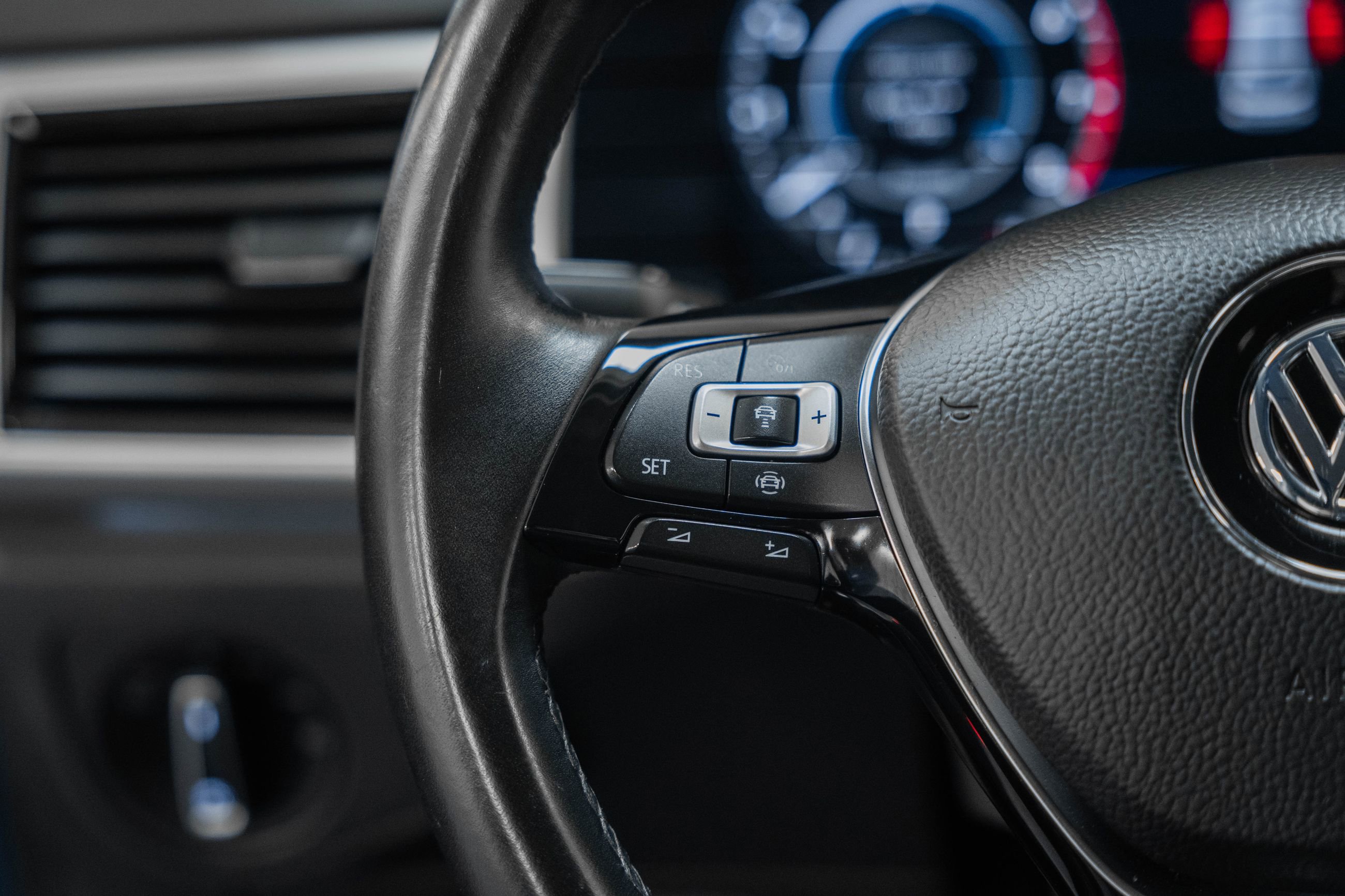 Used 2019 Volkswagen Atlas SEL Premium image 37