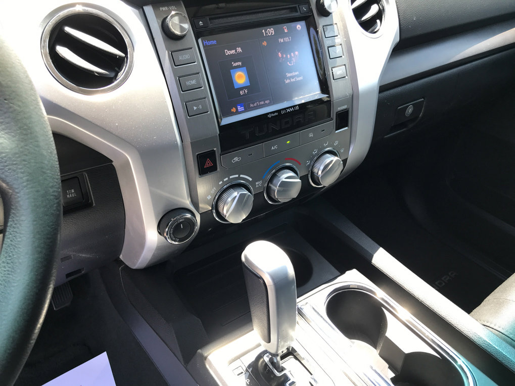 Used 2015 Toyota Tundra SR5 w/ SR5 Upgrade Package AWD/4WD image 18