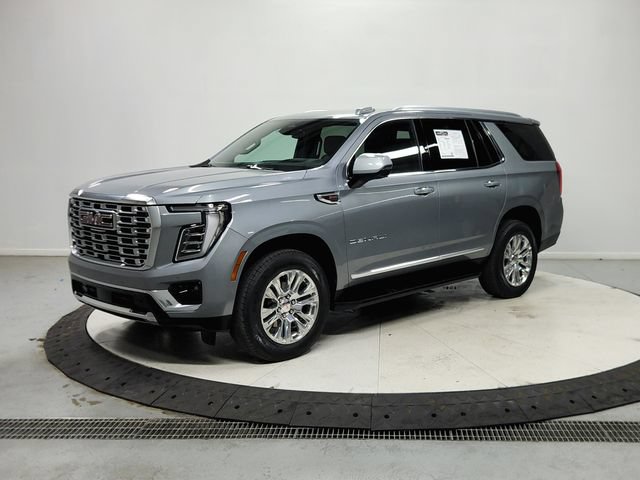 Used 2025 GMC Yukon Denali RWD image 4