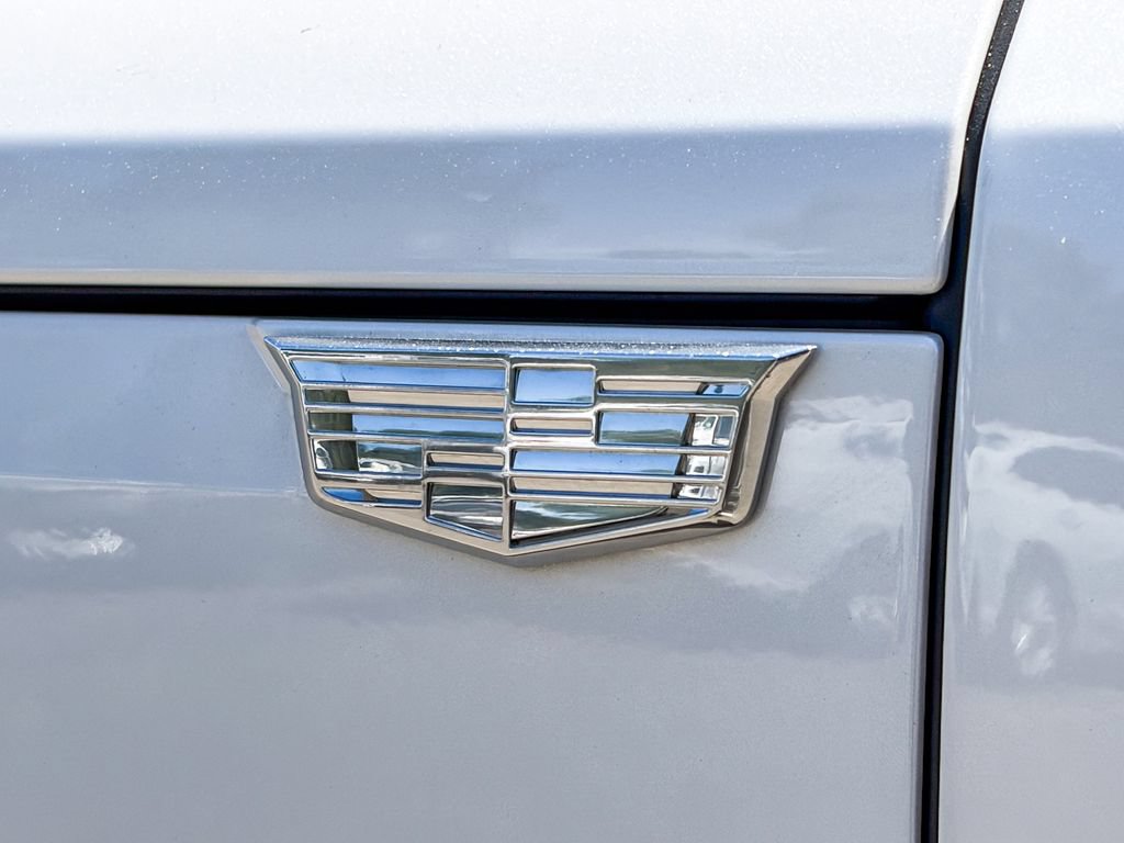 Certified 2024 Cadillac Lyriq Luxury AWD/4WD image 7