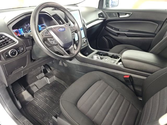 Used 2024 Ford Edge SE w/ Black Appearance Package image 9