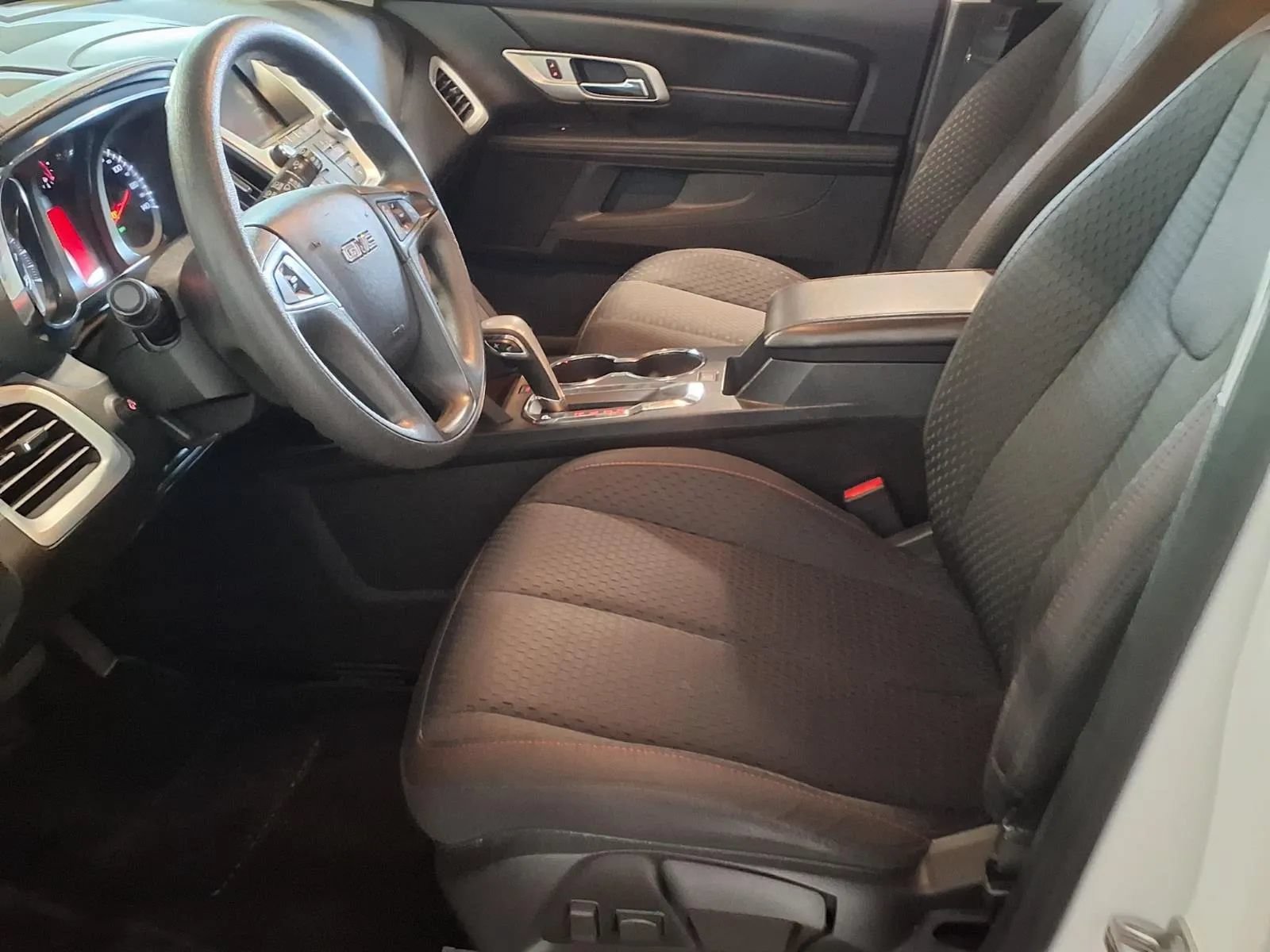 Used 2015 GMC Terrain SLE AWD/4WD image 17
