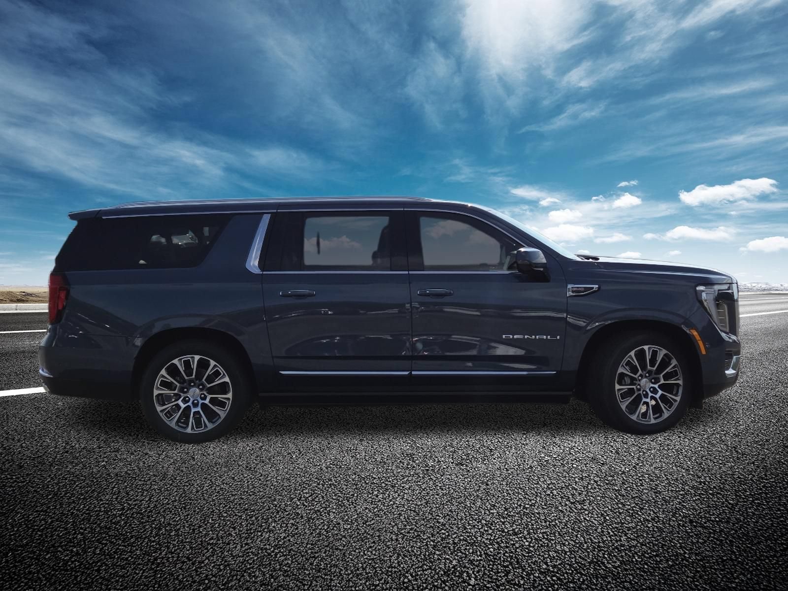 New 2026 GMC Yukon XL Denali w/ Denali Reserve Package AWD/4WD image 24