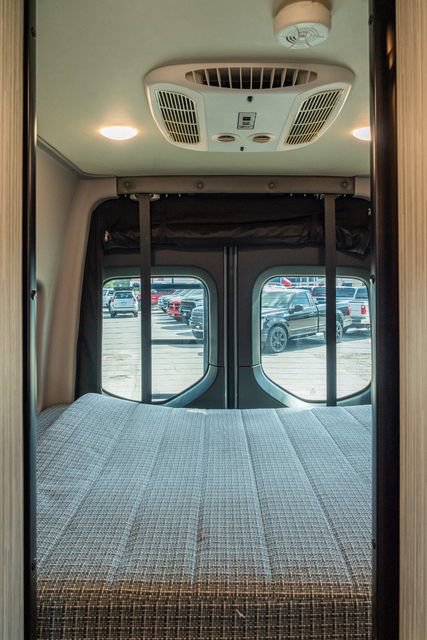 Used 2021 Mercedes-Benz Sprinter 2500 image 36