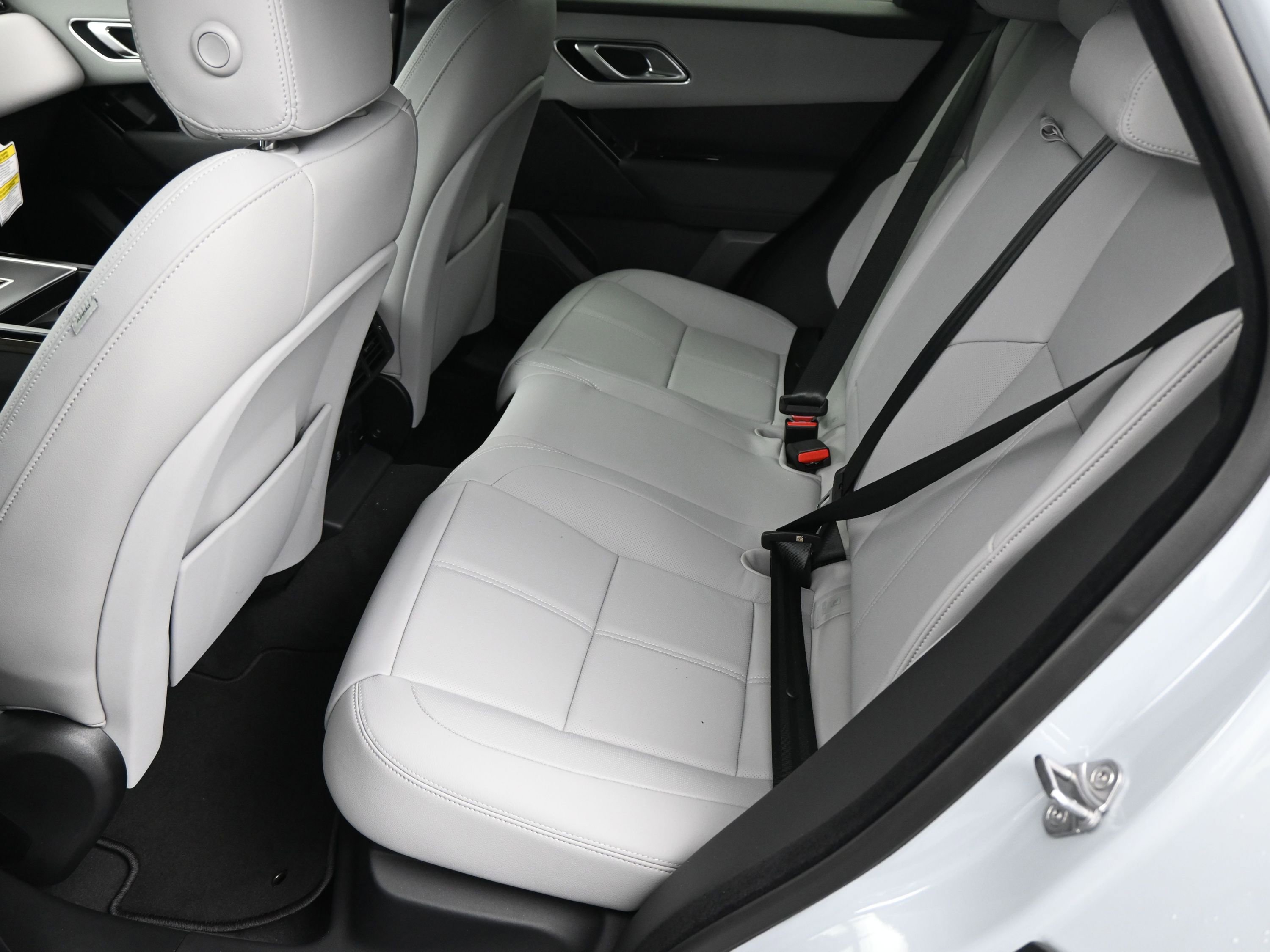 New 2026 Land Rover Range Rover Velar Dynamic SE image 6