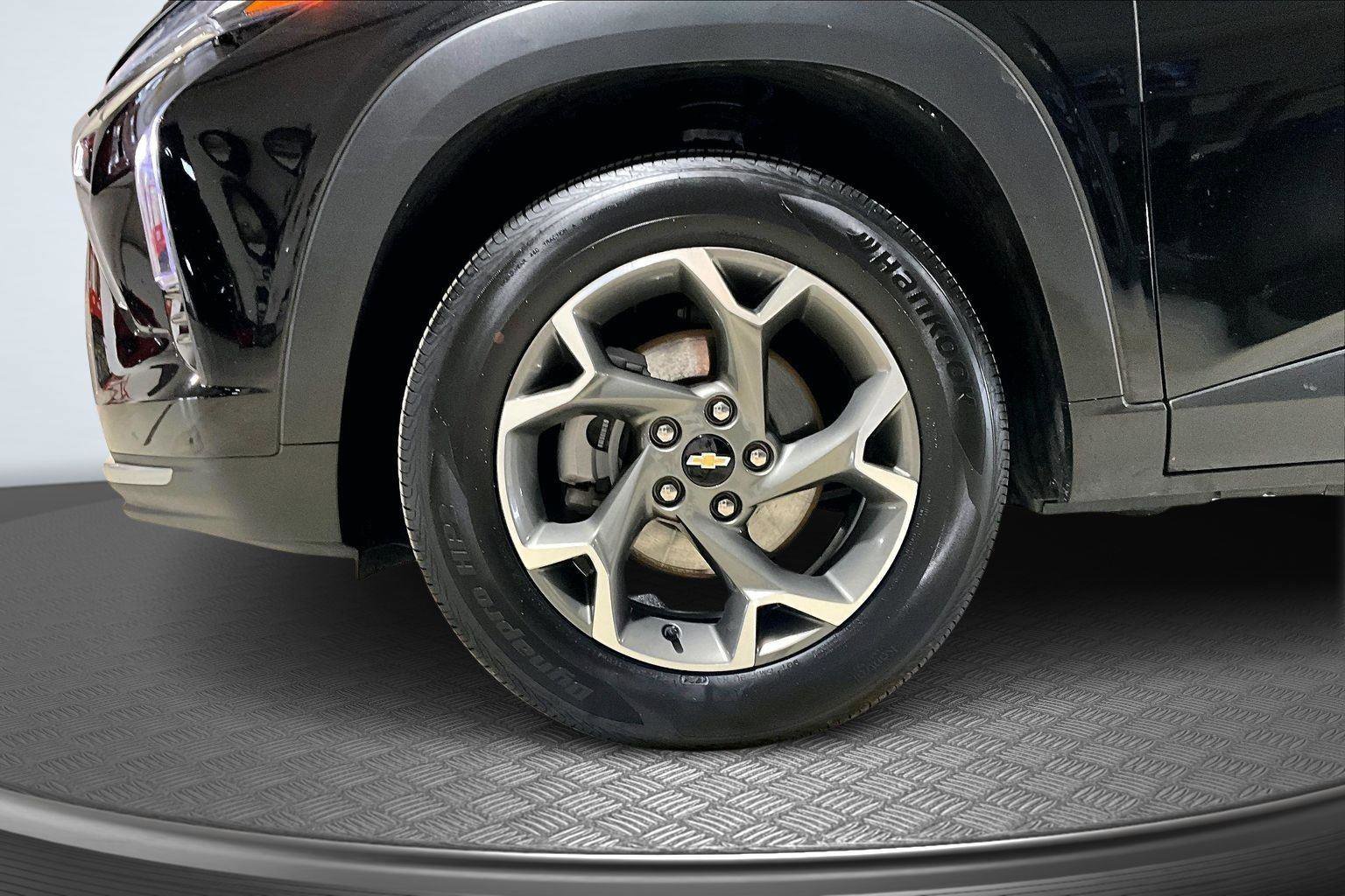 Used 2025 Chevrolet Trax LT image 10