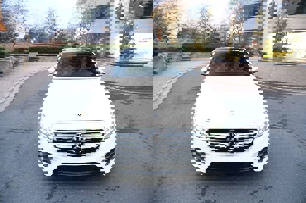 Used 2019 Mercedes-Benz E 300 4MATIC w/ Premium 1 Package image 3