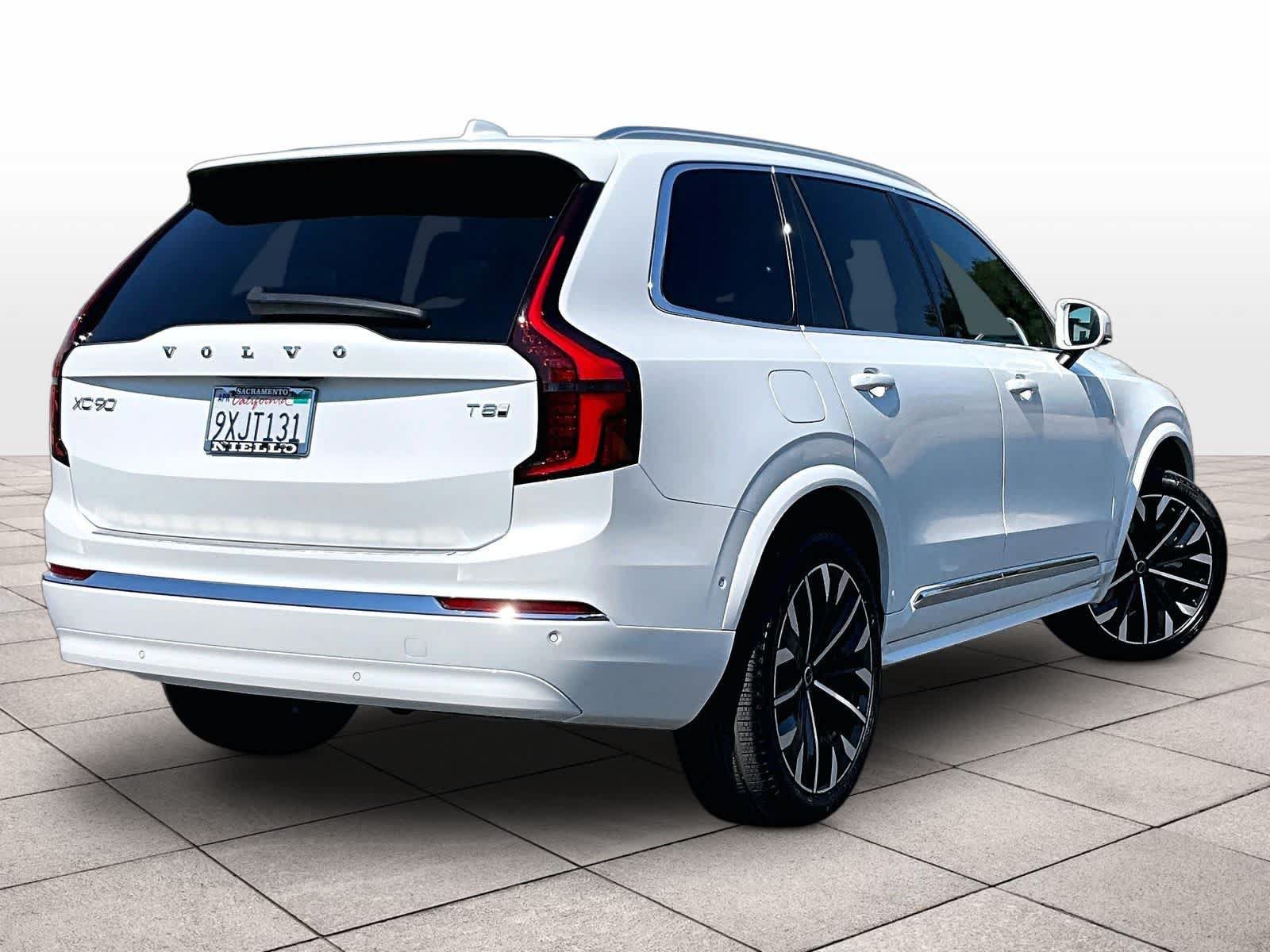 Used 2026 Volvo XC90 T8 Plus w/ Protection Package Premier AWD/4WD image 16