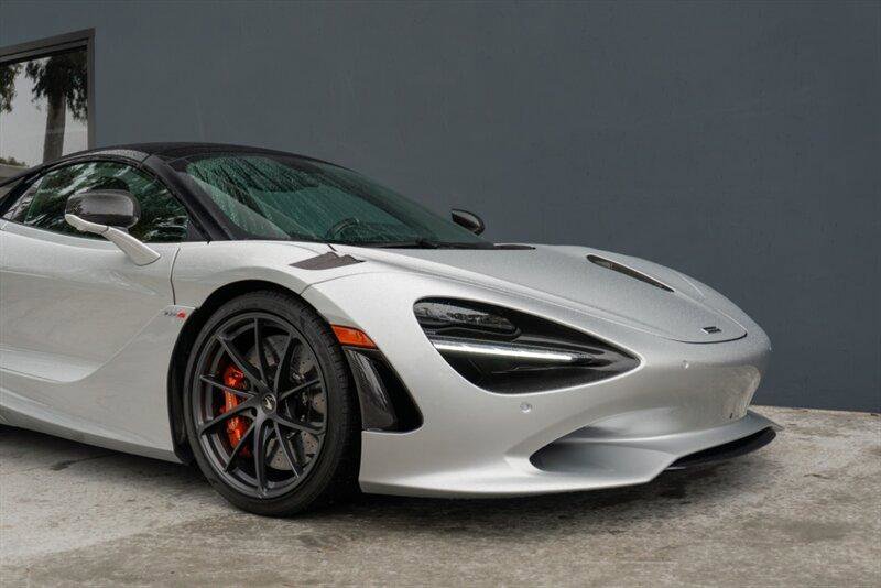 Used 2024 McLaren 750S Spider image 42
