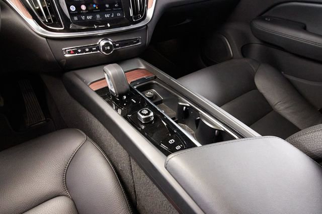 Certified 2025 Volvo V60 B5 Cross Country Plus AWD/4WD image 9