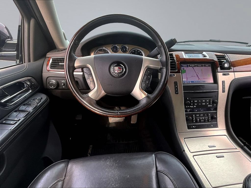 Used 2013 Cadillac Escalade Platinum AWD/4WD image 10