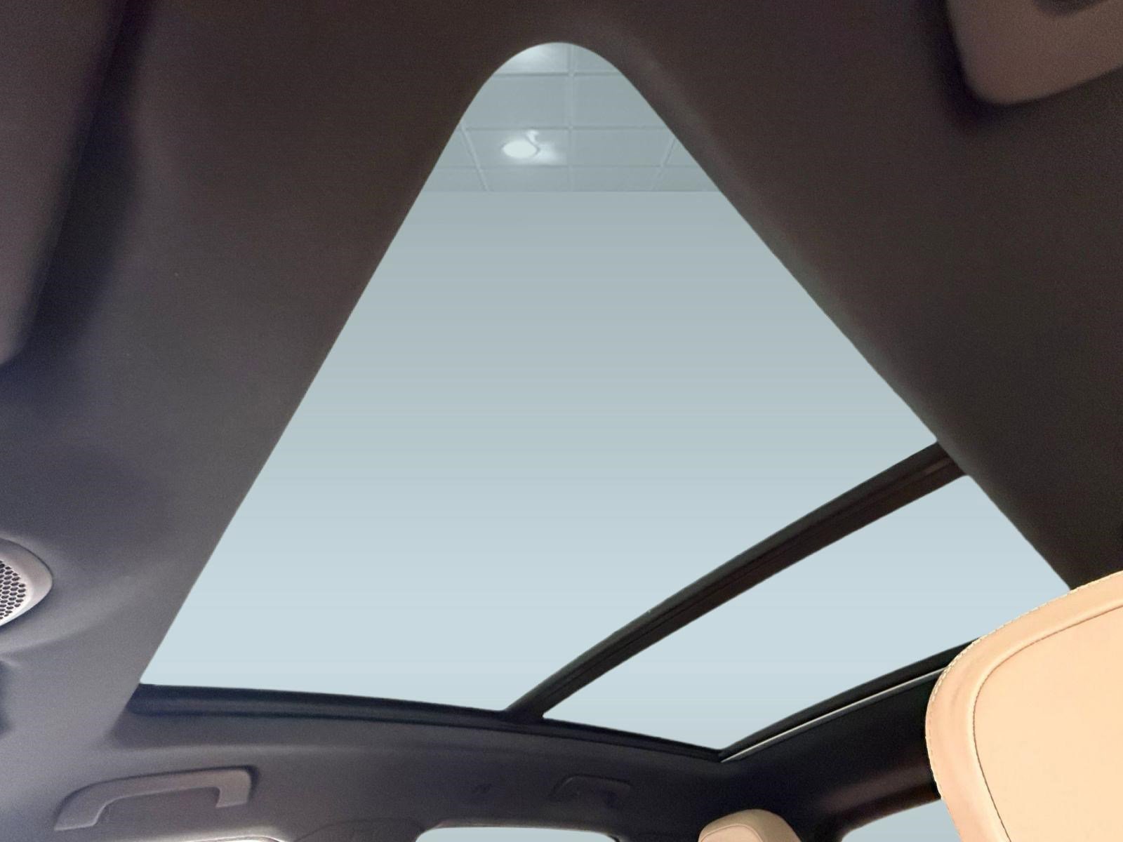 Used 2025 Porsche Cayenne image 13