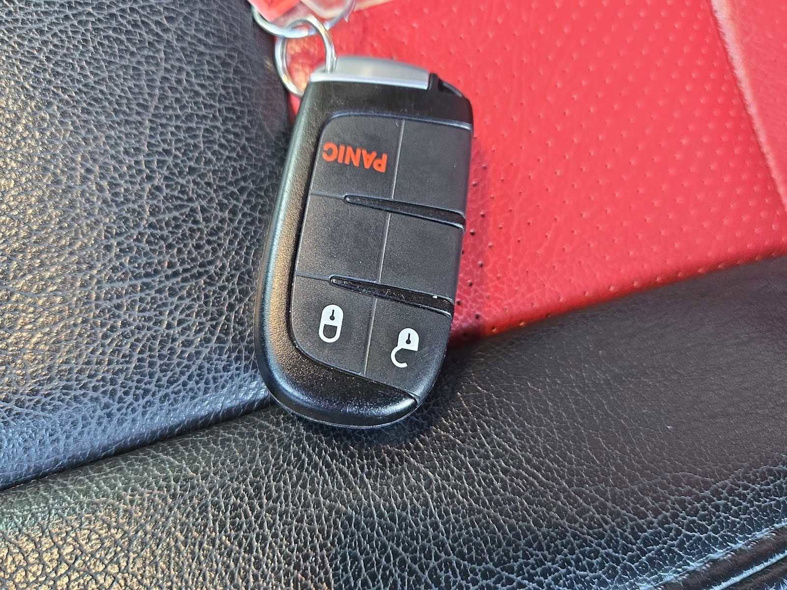 Used 2019 Jeep Grand Cherokee Laredo image 31