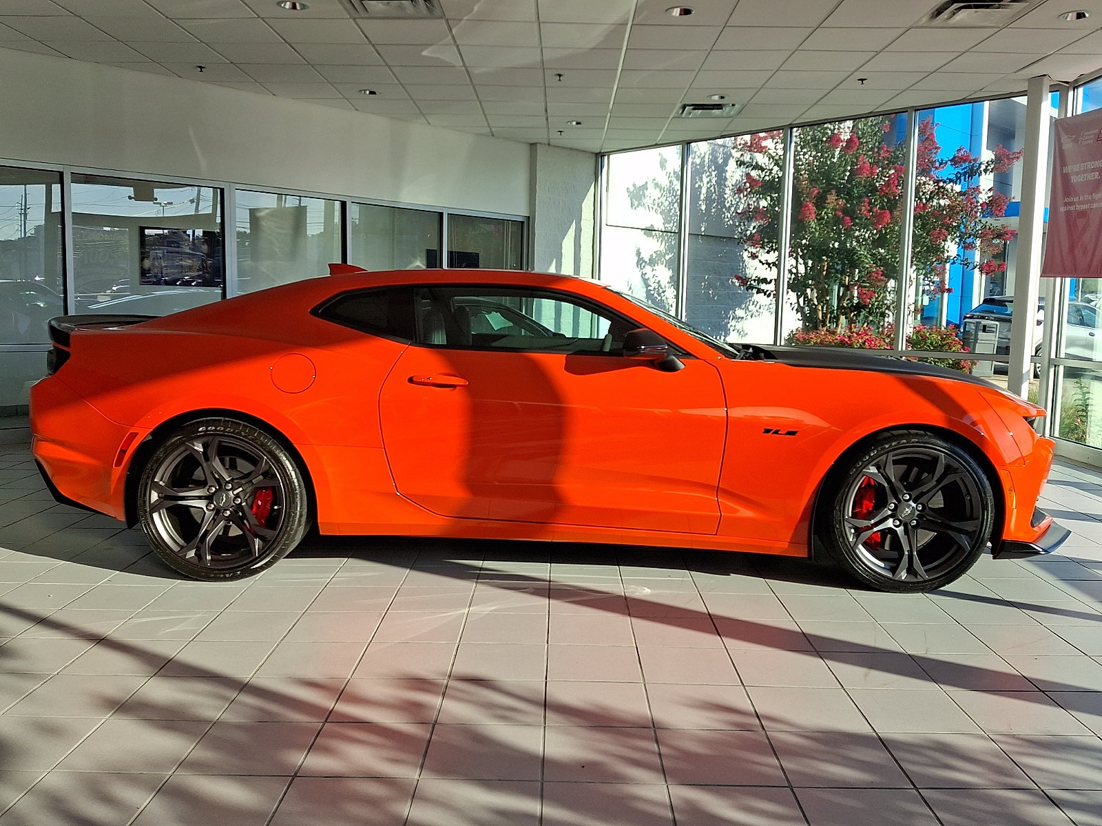 Used 2021 Chevrolet Camaro SS RWD image 7