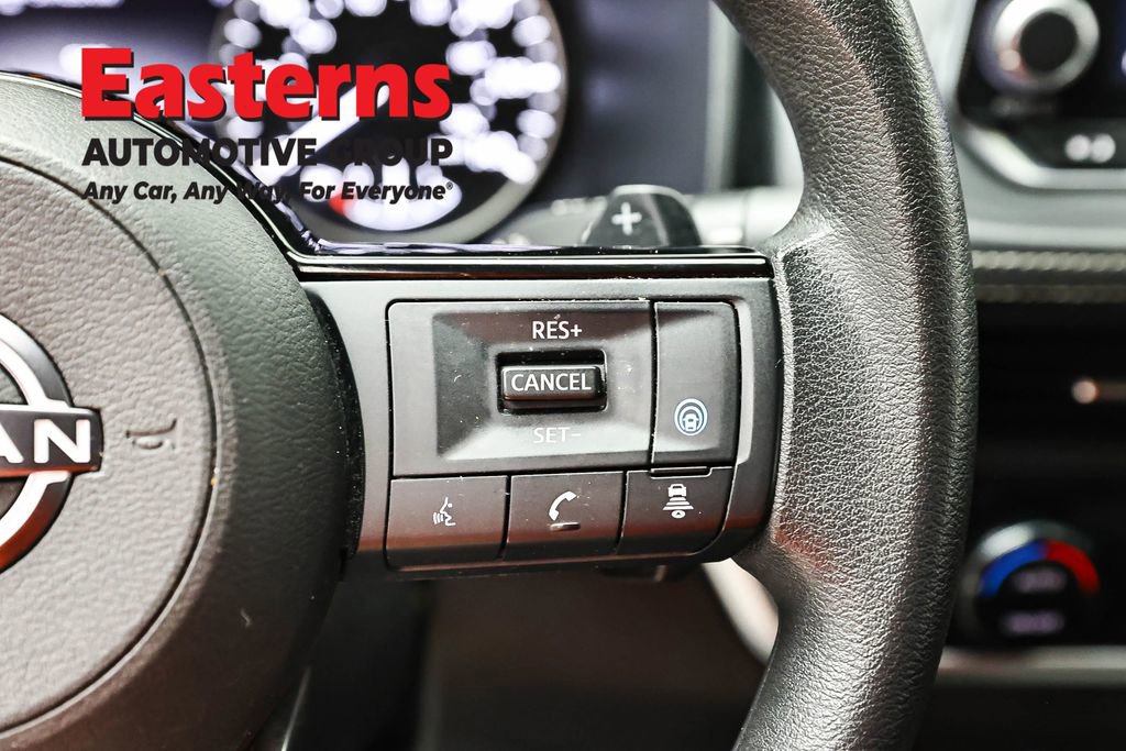 Used 2023 Nissan Rogue SV AWD/4WD image 15