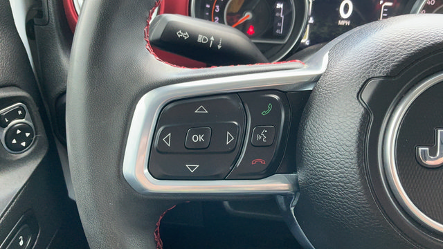 Used 2023 Jeep Gladiator Rubicon w/ LED Lighting Group AWD/4WD image 12