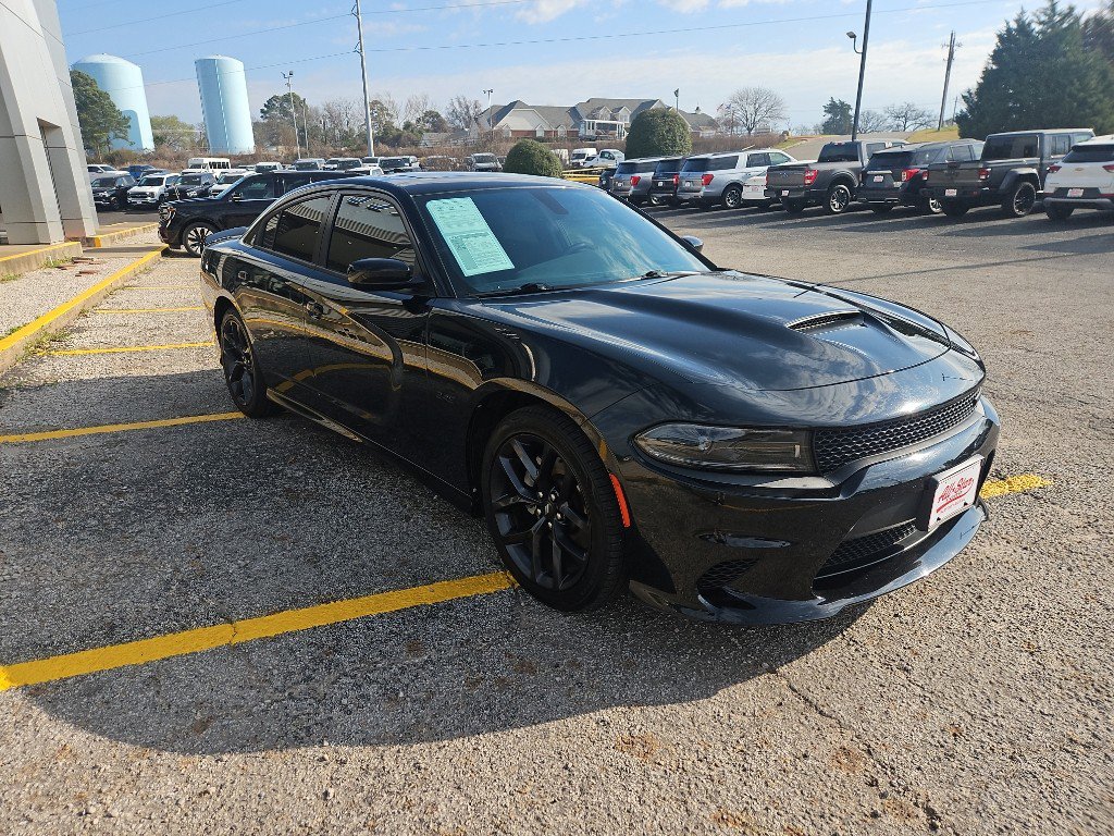 Used 2023 Dodge Charger R/T w/ Blacktop Package image 4