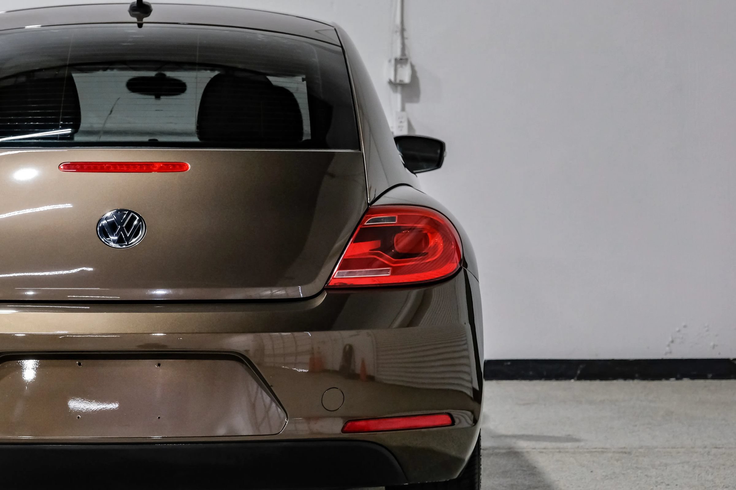 Used 2014 Volkswagen Beetle 1.8T FWD image 40