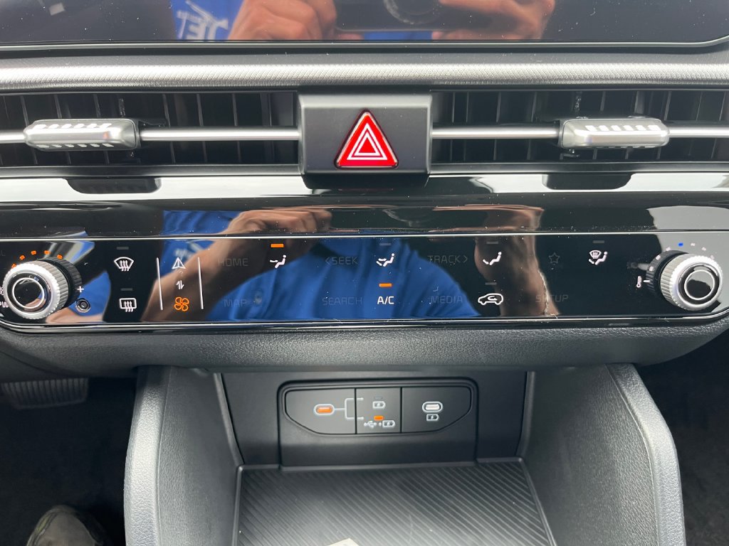 New 2026 Kia Sportage LX FWD image 19