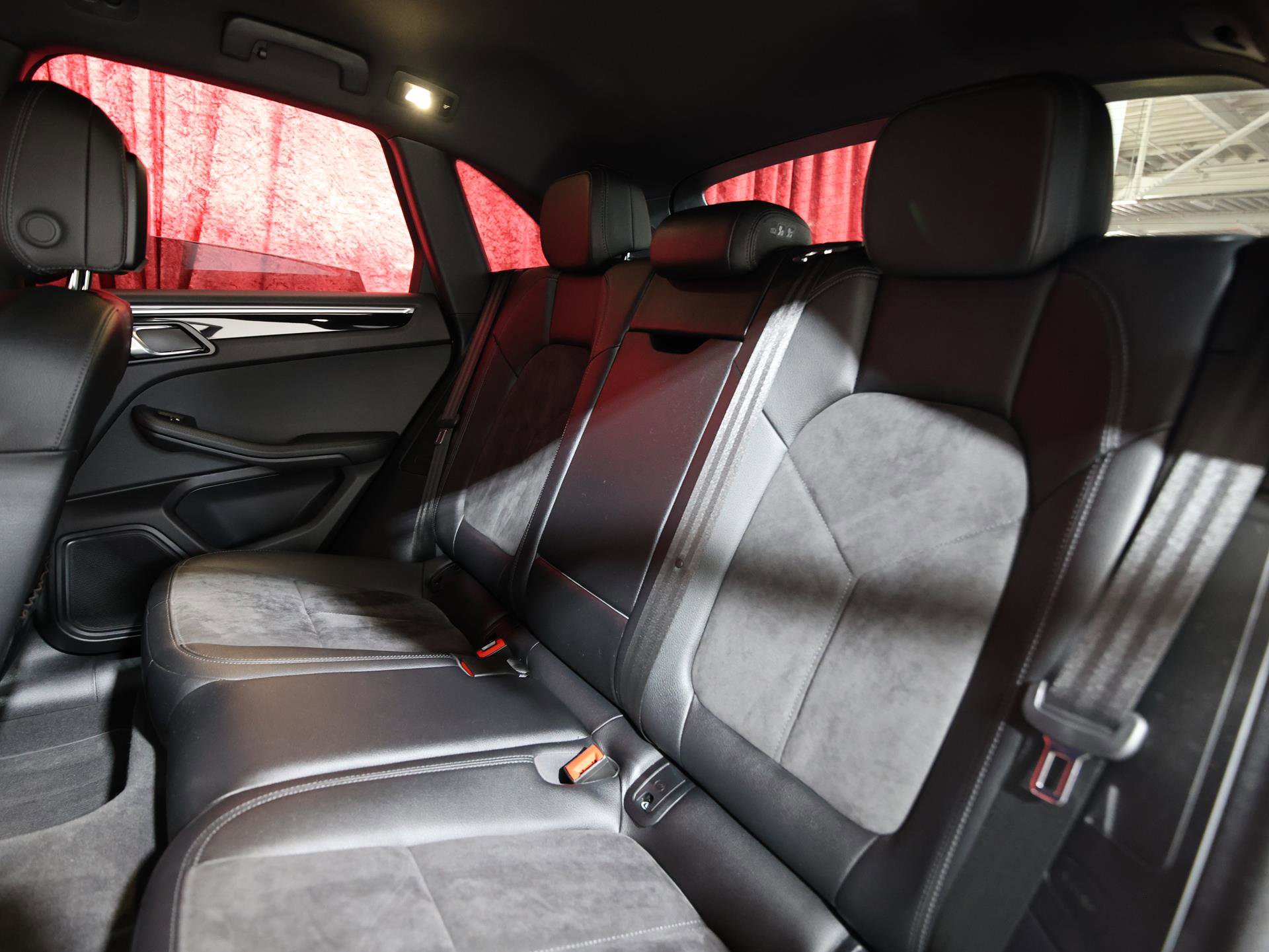 Used 2019 Porsche Macan image 14