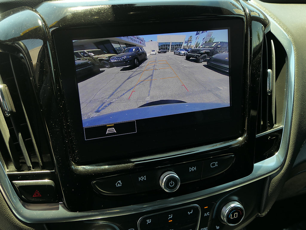 Used 2023 Chevrolet Traverse LT FWD image 19