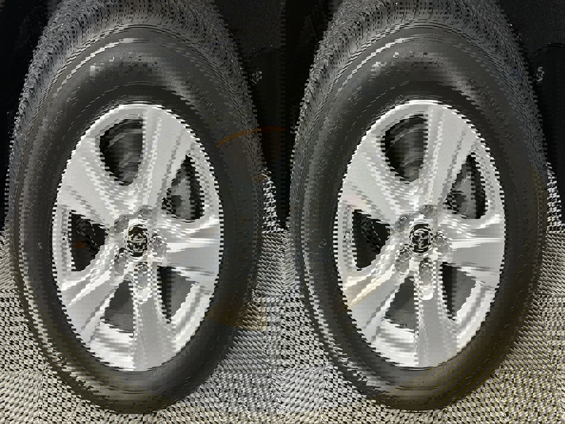 Used 2021 Toyota RAV4 LE image 70