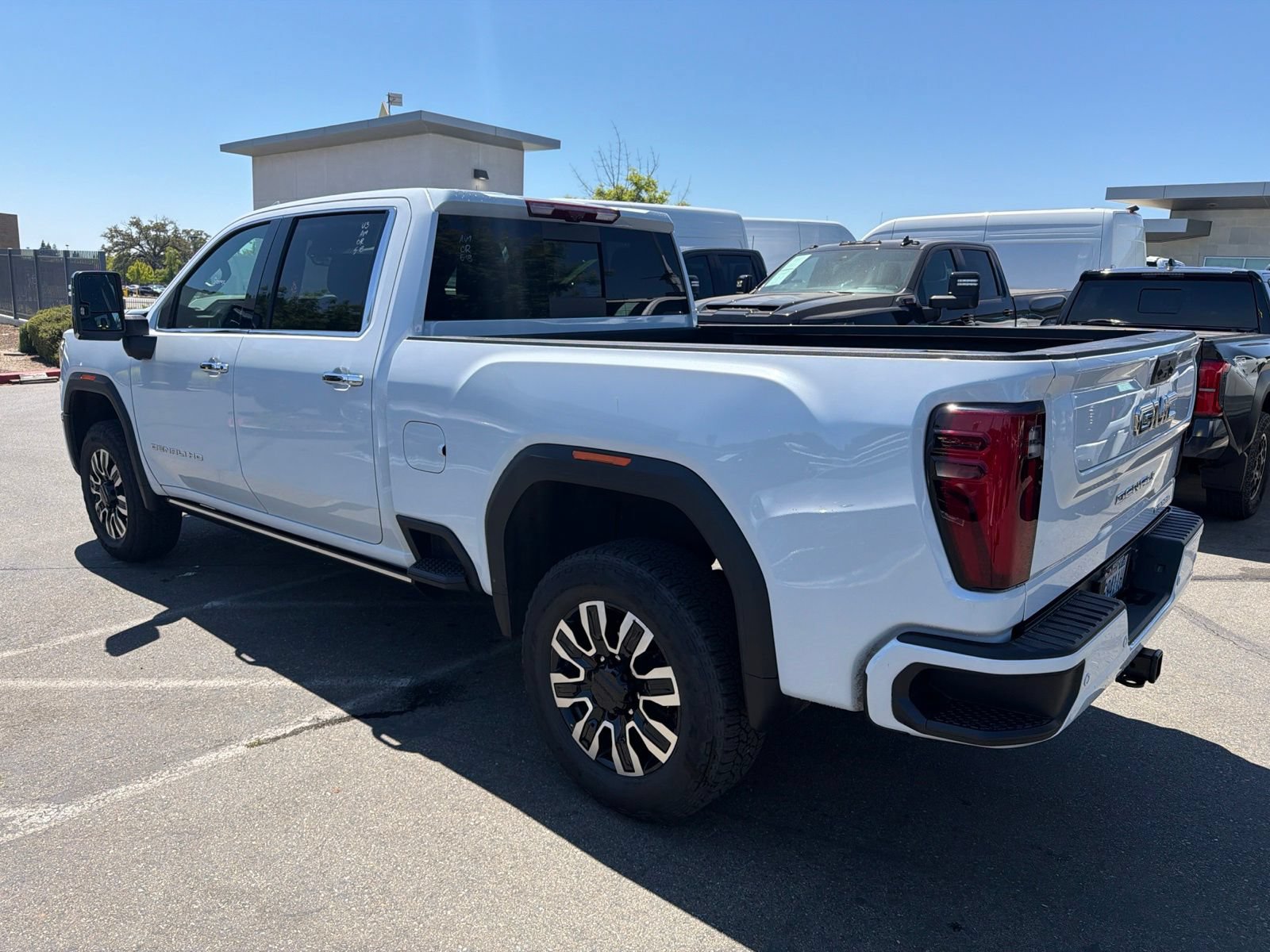 Used 2026 GMC Sierra 2500 Denali Ultimate AWD/4WD image 6