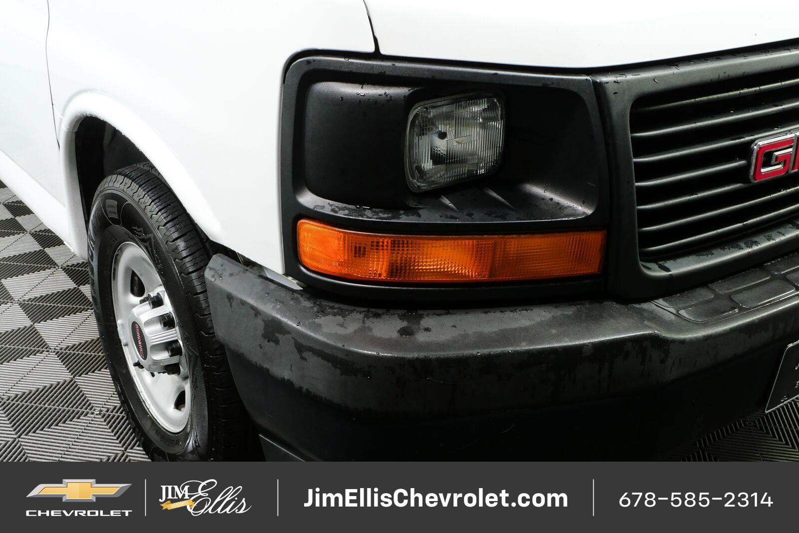 Used 2017 GMC Savana 2500 RWD image 28