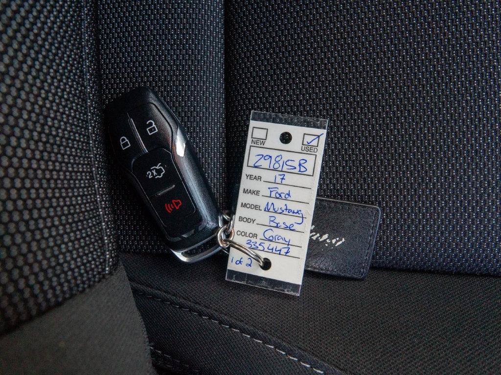 Used 2017 Ford Mustang Coupe RWD image 25