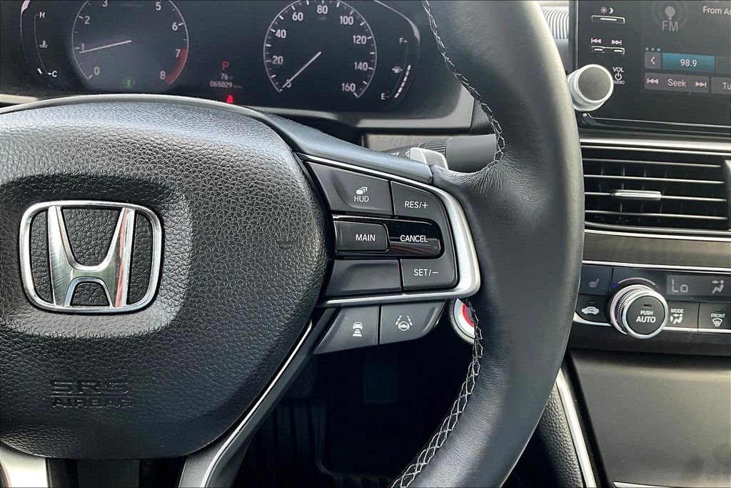 Used 2018 Honda Accord Touring image 18