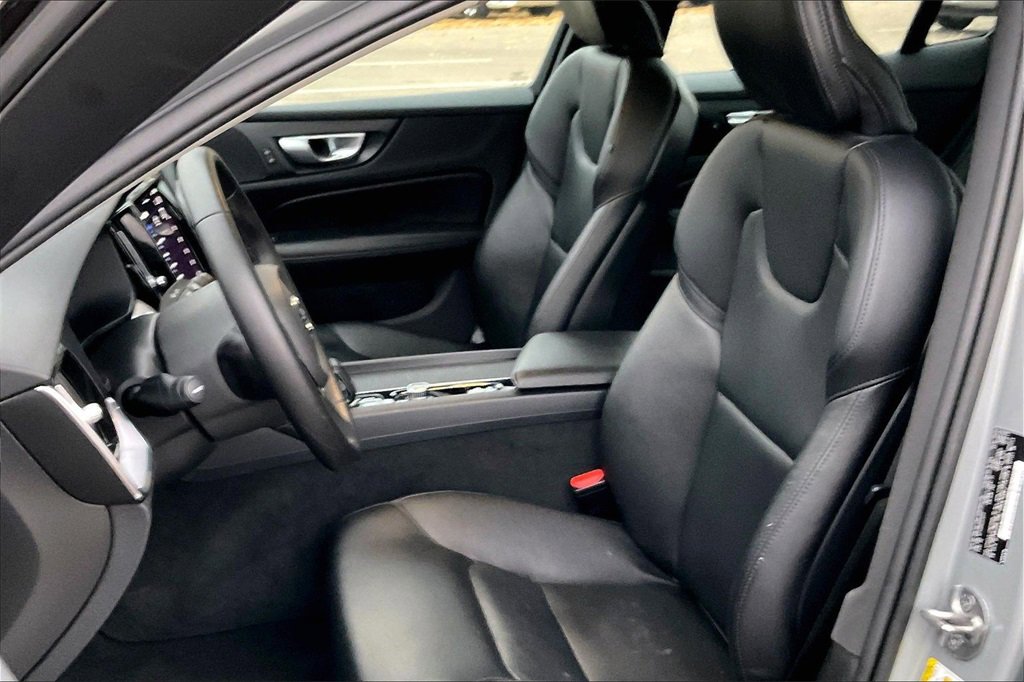 Used 2024 Volvo S60 B5 Core image 25
