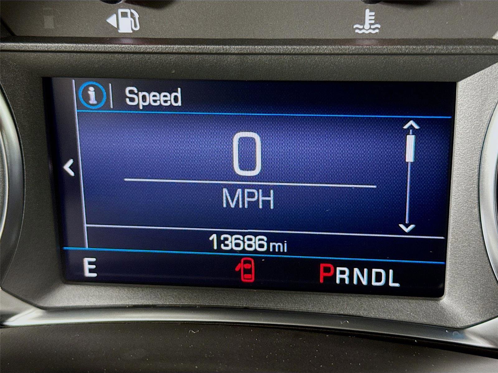 Used 2023 Chevrolet Equinox LT FWD image 2