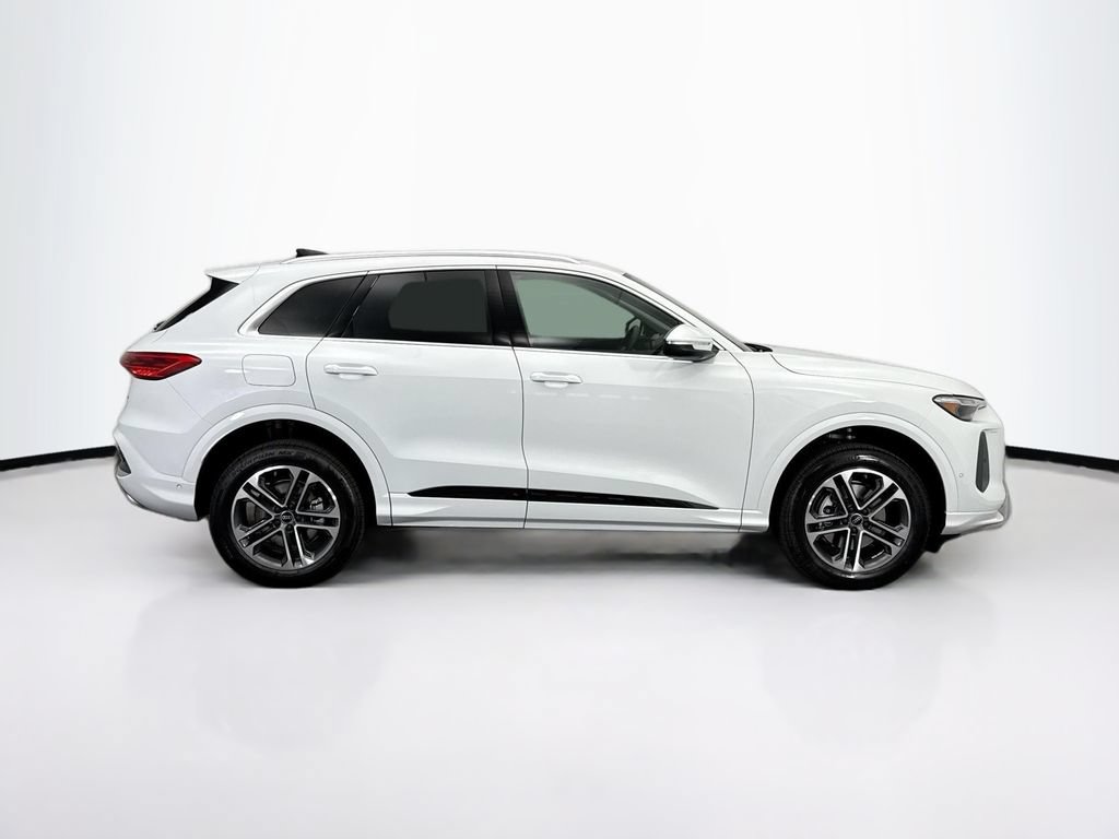 Certified 2025 Audi Q5 Premium w/ Premium Plus AWD/4WD image 4