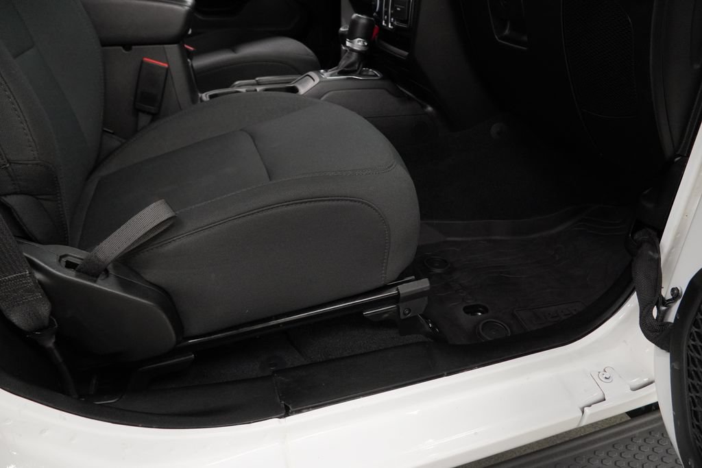 Used 2022 Jeep Wrangler Sport AWD/4WD image 45