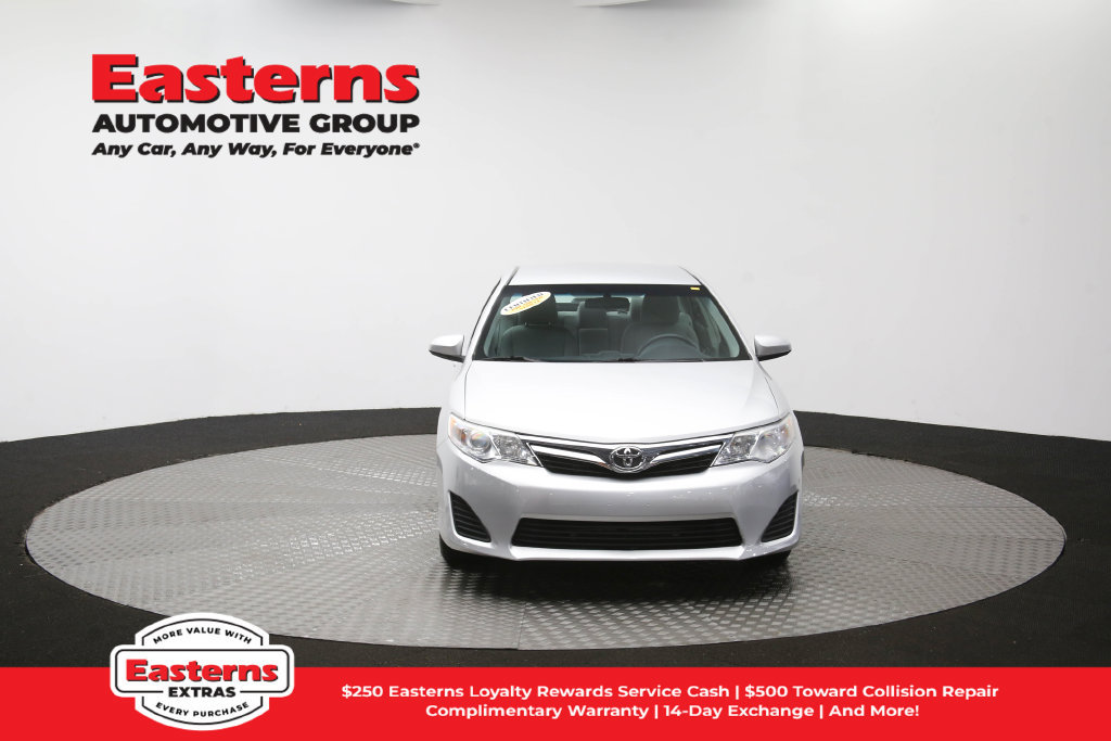 Used 2014 Toyota Camry LE FWD image 53