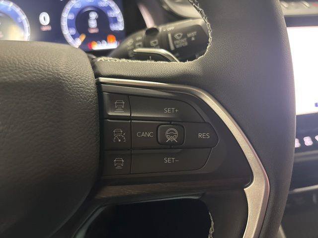 Used 2026 Jeep Grand Cherokee Altitude AWD/4WD image 20