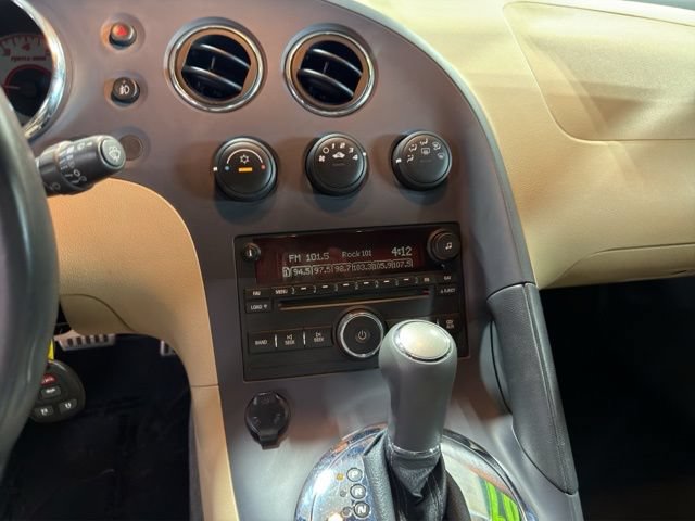 Used 2007 Pontiac Solstice Convertible w/ Premium Package RWD image 3