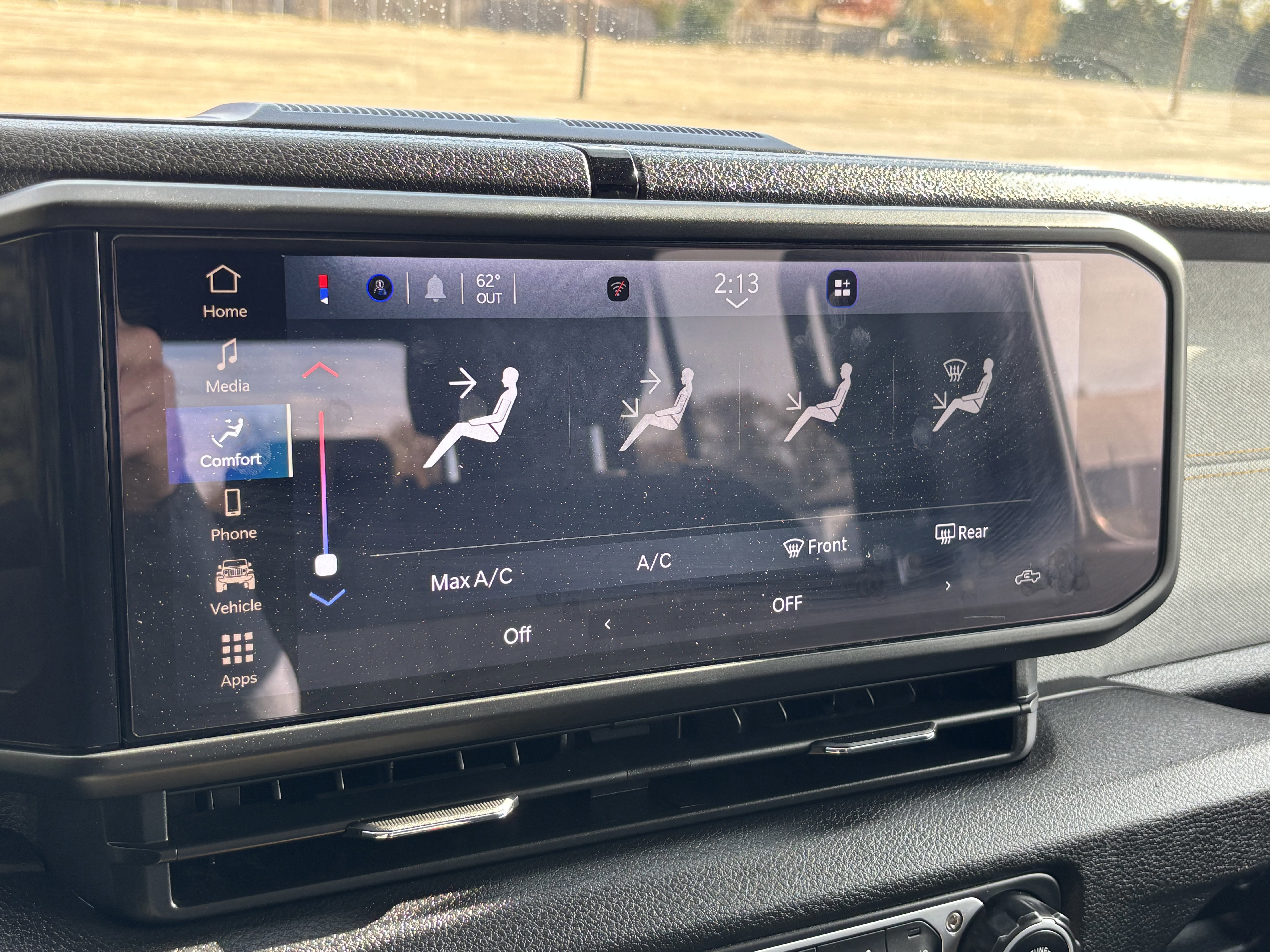 Used 2025 Jeep Gladiator Sport image 12