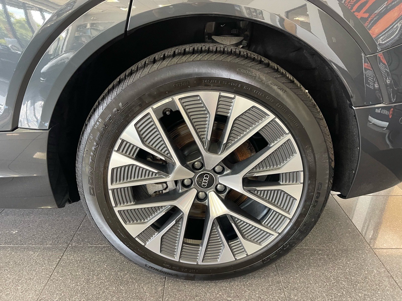 Used 2024 Audi Q8 e-tron Premium Plus w/ Premium Plus Package AWD/4WD image 22
