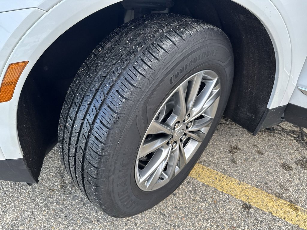 Certified 2022 Cadillac XT5 Premium Luxury image 2