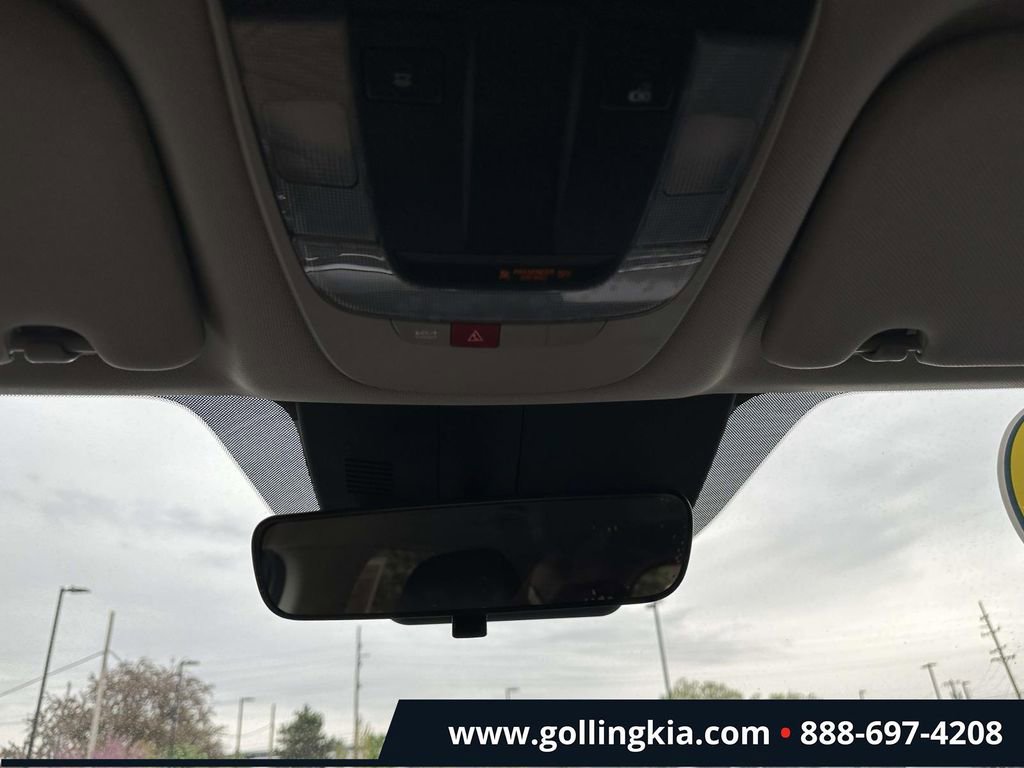 Certified 2025 Kia Sorento S AWD/4WD image 31