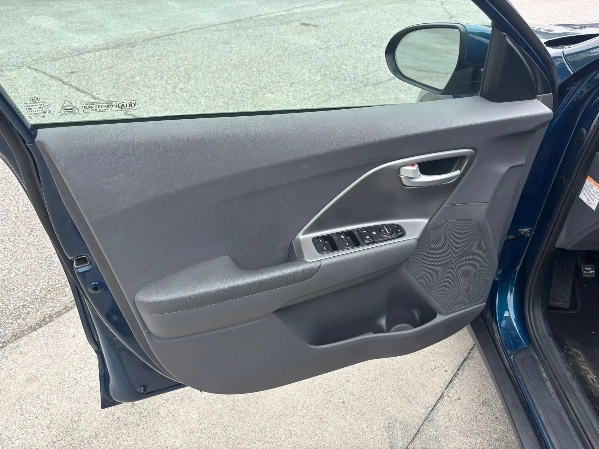 Used 2020 Kia Niro LX FWD image 21